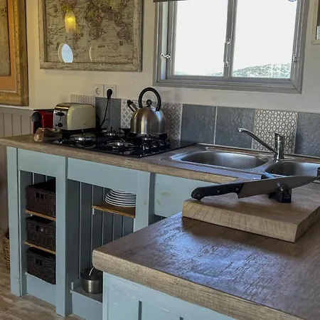 Inviting 1-bed Cabin Near To Aliki Ferienhaus